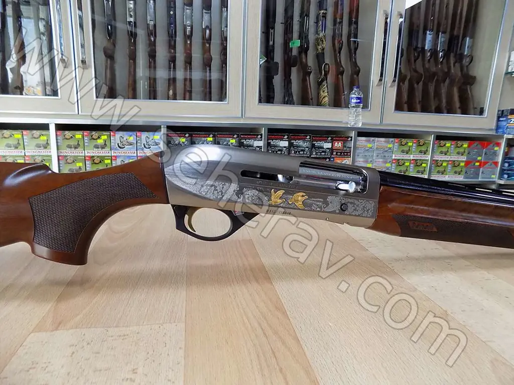 BENELLİ MONTEFELTRO SILVER 12 KALİBRE YARI OTOMATİK AV TÜFEĞİ