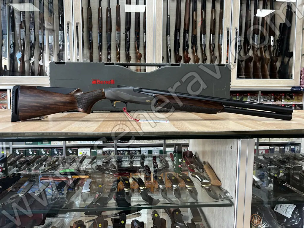 BENELLİ 828 S A.I. BECCACCIA BLACK 12 KALİBRE SÜPER POZE AV TÜFEĞİ