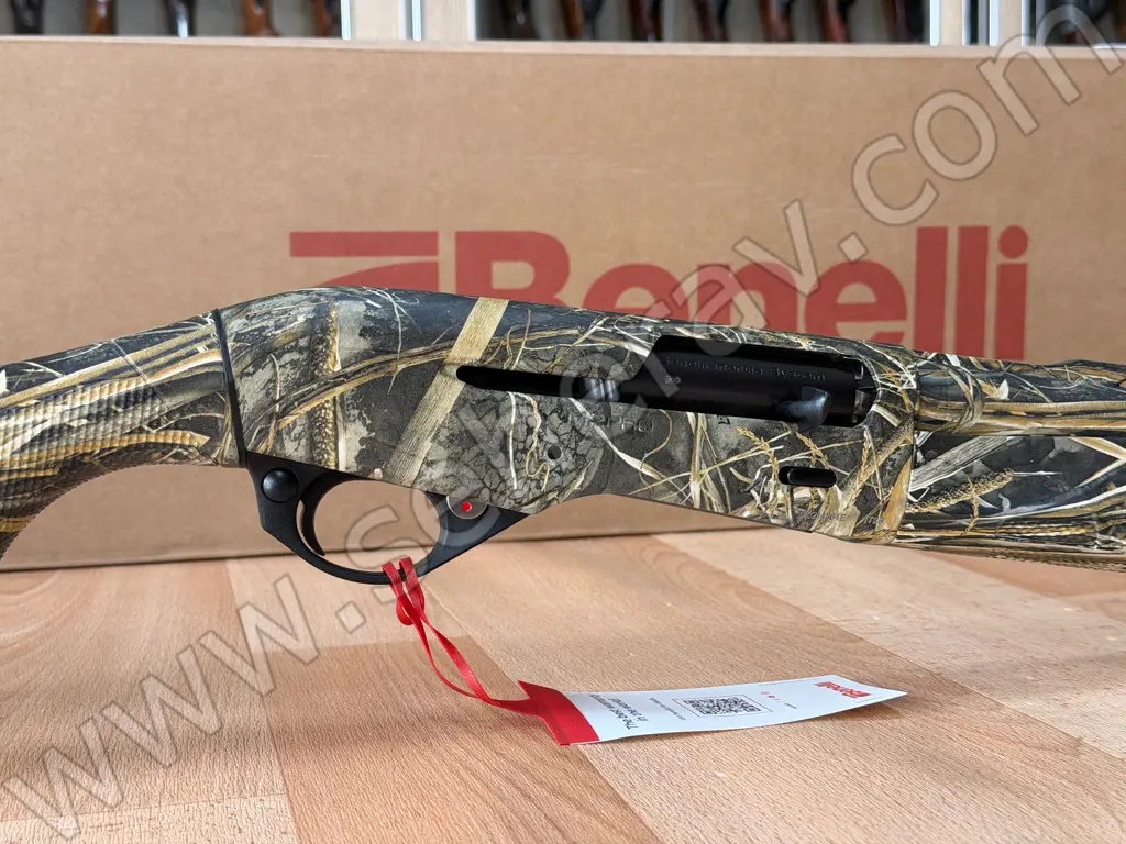 BENELLİ M2 PRO MAX 7 12 KALİBRE YARI OTOMATİK AV TÜFEĞİ