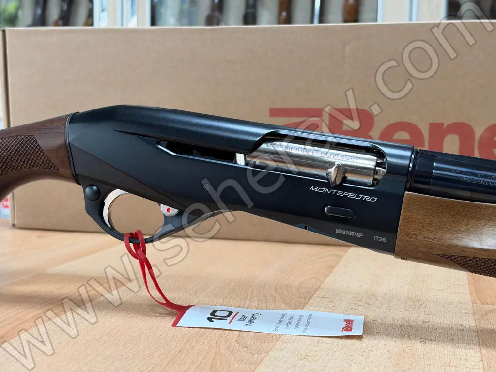 BENELLİ MONTEFELTRO WOOD 12 KALİBRE YARI OTOMATİK AV TÜFEĞİ
