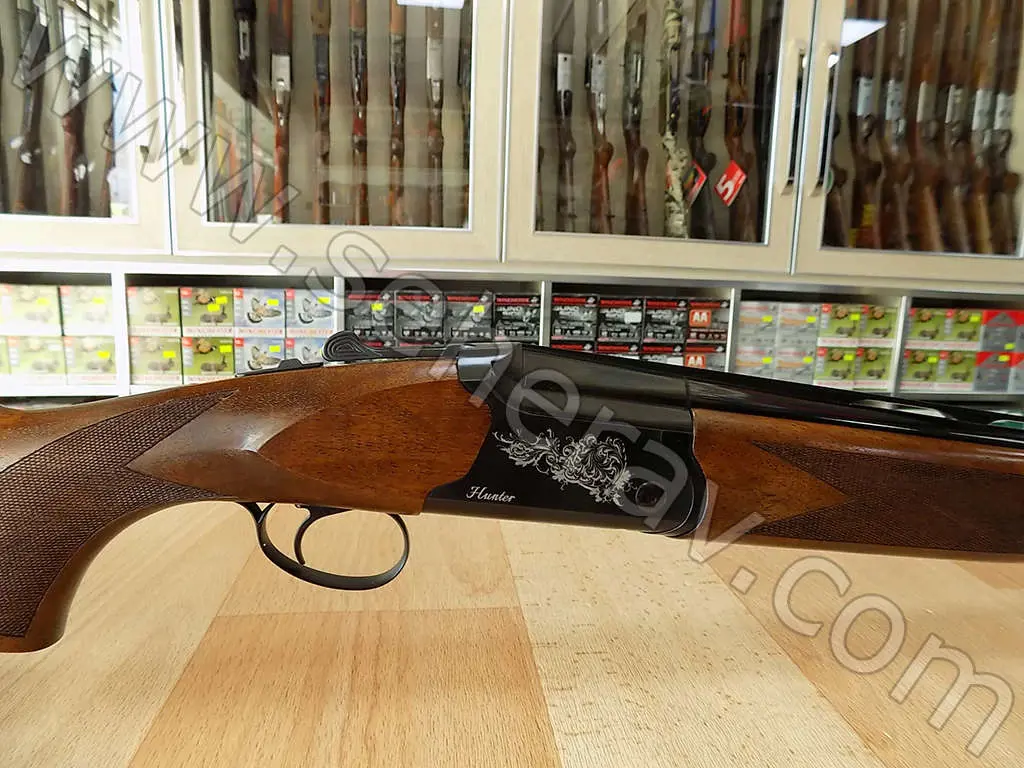 AKUS HUNTER SİYAH 12 KALİBRE SÜPER POZE AV TÜFEĞİ