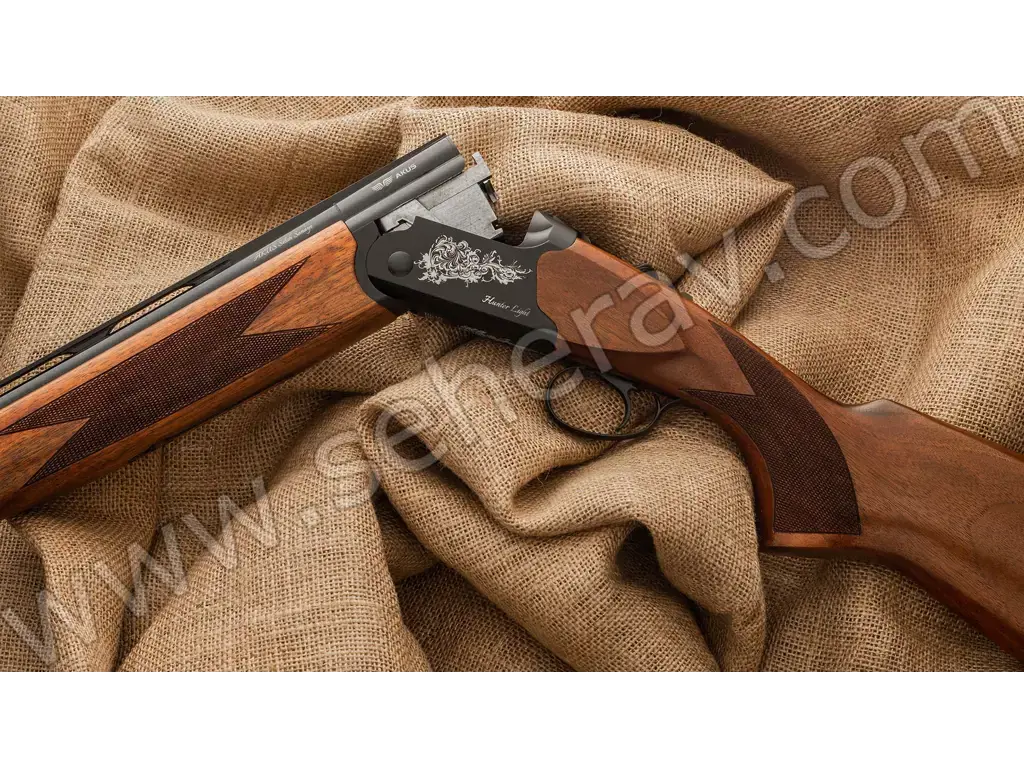 AKUS HUNTER LİGHT SİYAH 12 KALİBRE SÜPER POZE AV TÜFEĞİ