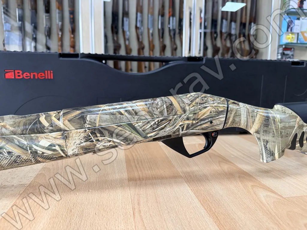 2.EL BENELLİ SÜPER BLACK EAGLE 3 MAX 7 12 KALİBRE YARI OTOMATİK AV TÜFEĞİ