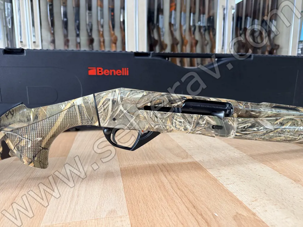 2.EL BENELLİ SÜPER BLACK EAGLE 3 MAX 7 12 KALİBRE YARI OTOMATİK AV TÜFEĞİ