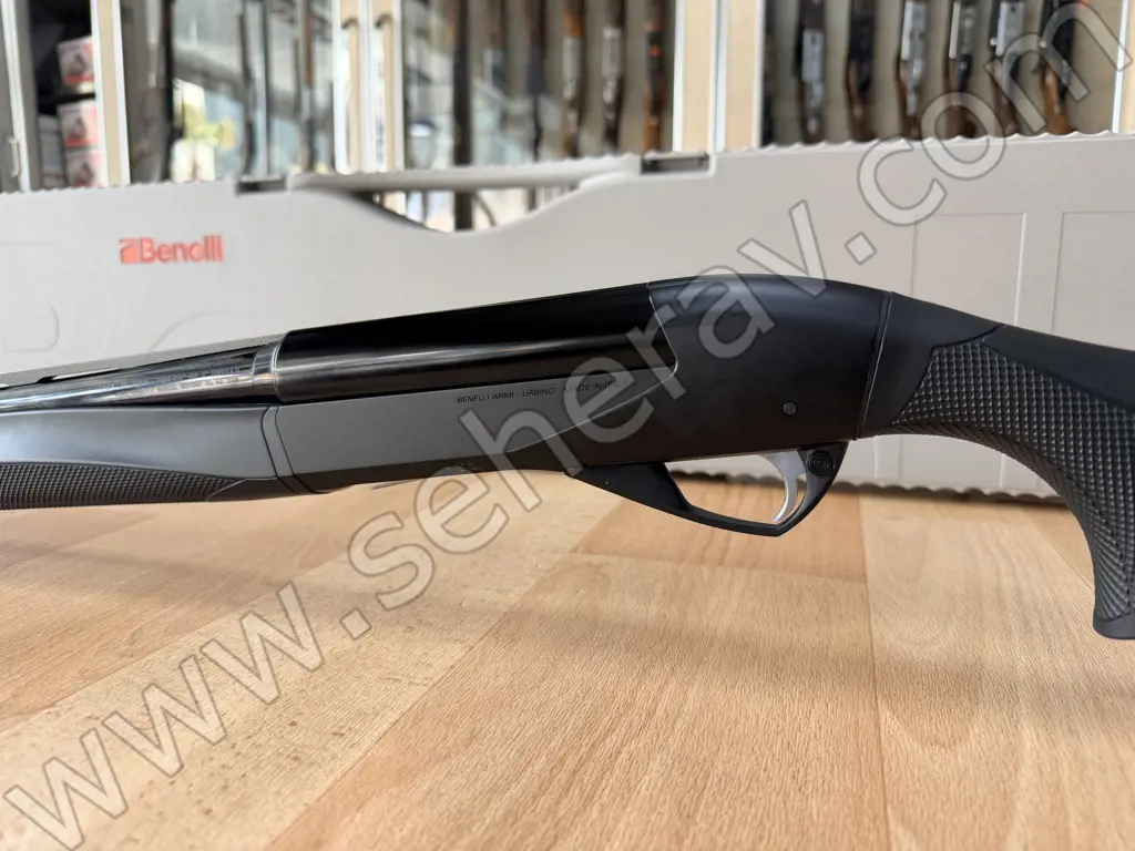 2.EL BENELLİ RAFFELLO BE DİAMOND 12 KALİBRE YARI OTOMATİK AV TÜFEĞİ 