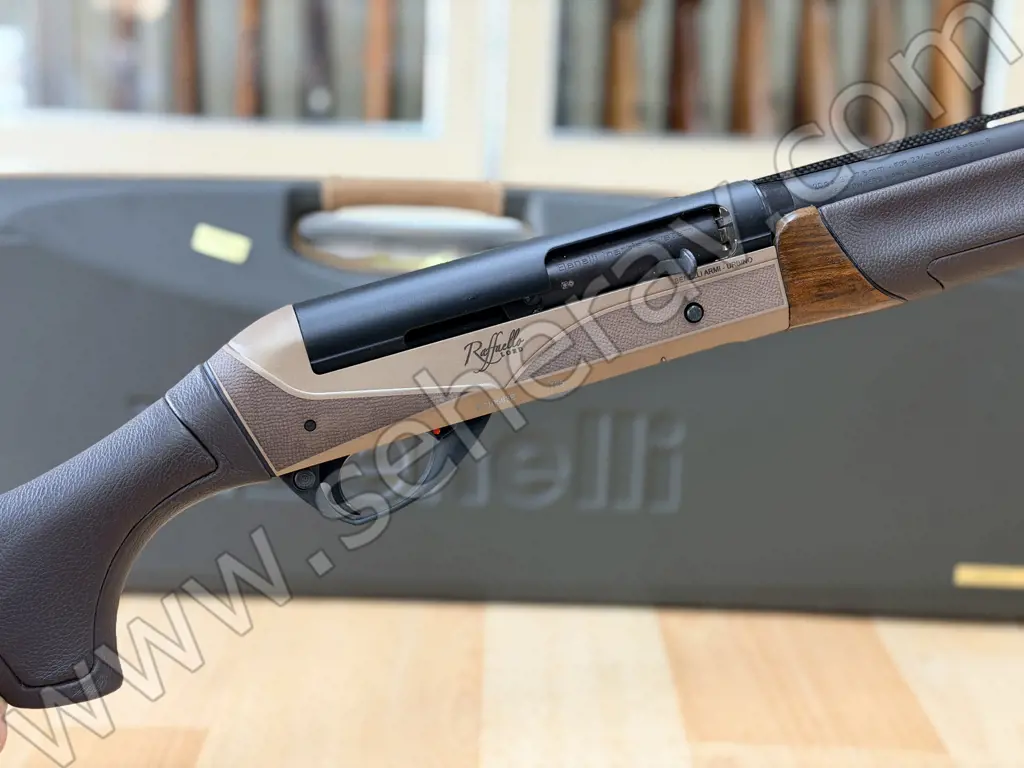 BENELLİ RAFFAELLO LORD 20 KALİBRE YARI OTOMATİK AV TÜFEĞİ    