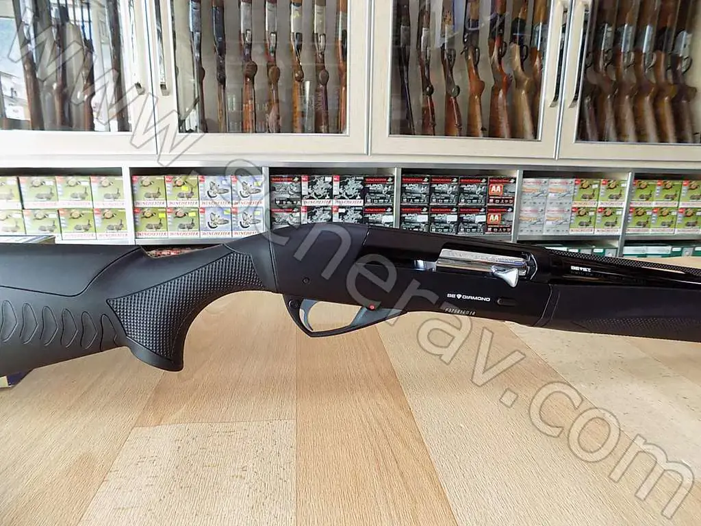 2.EL BENELLİ RAFFELLO BE DİAMOND 12 KALİBRE YARI OTOMATİK AV TÜFEĞİ 
