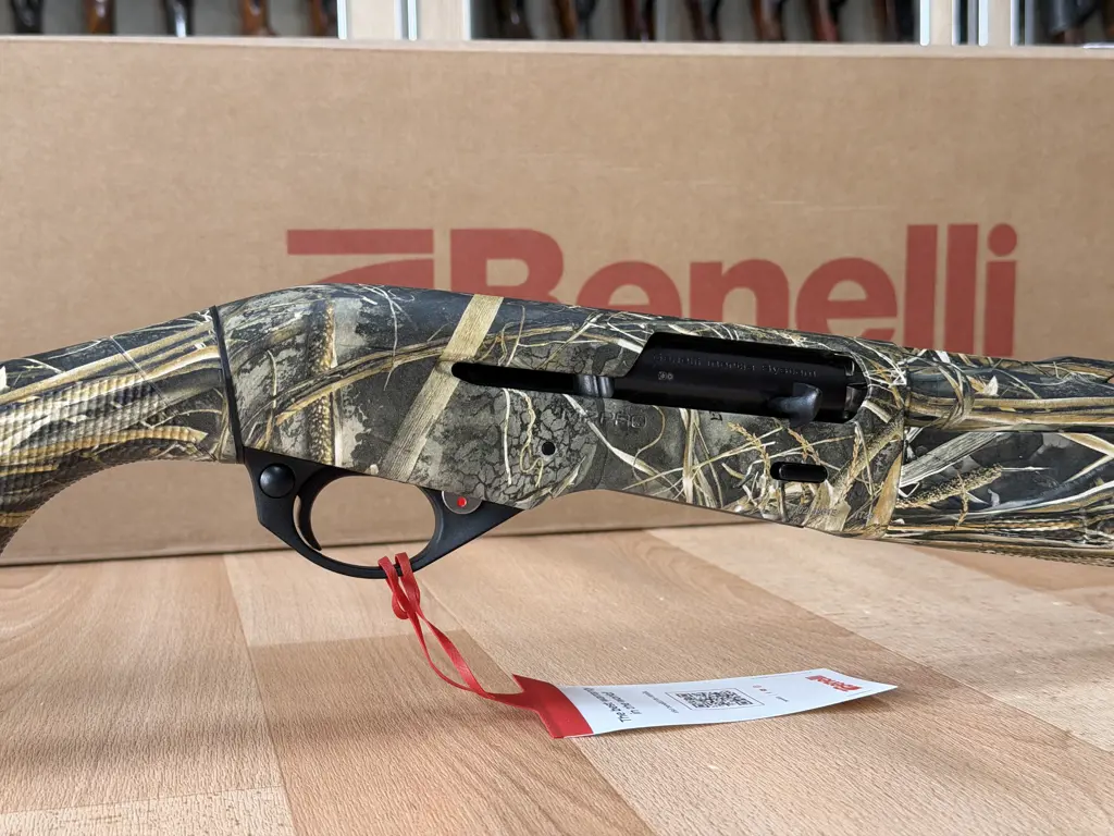 BENELLİ M2 PRO MAX 7 12 KALİBRE YARI OTOMATİK AV TÜFEĞİ