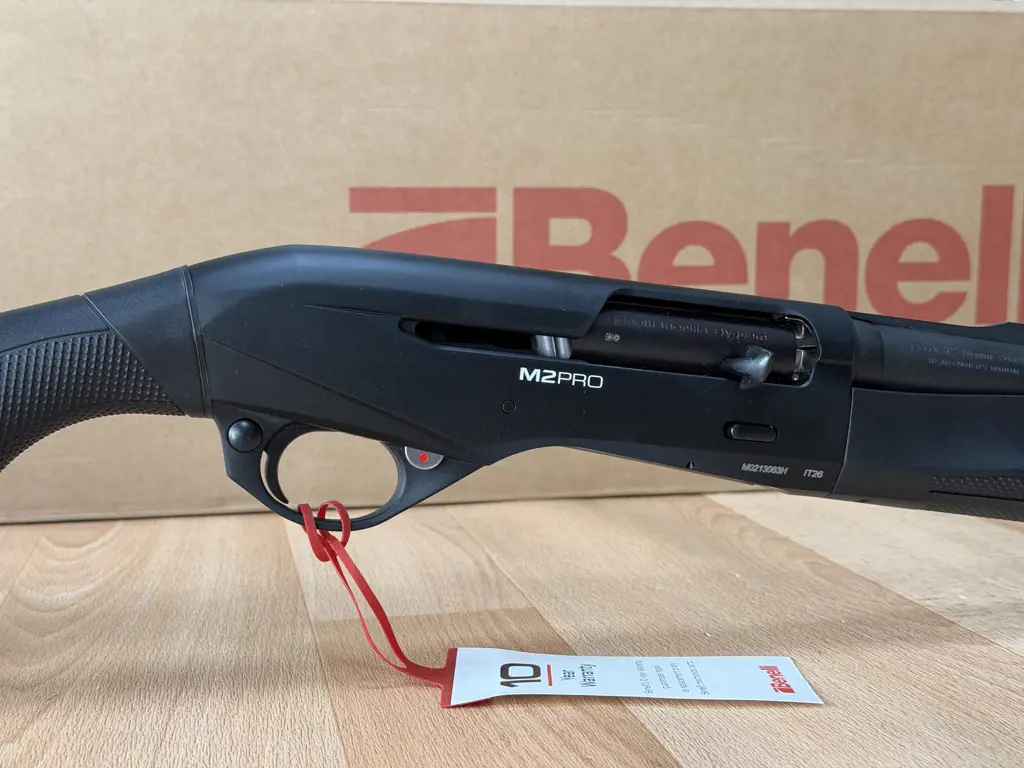BENELLİ M2 PRO BLACK 12 KALİBRE YARI OTOMATİK AV TÜFEĞİ