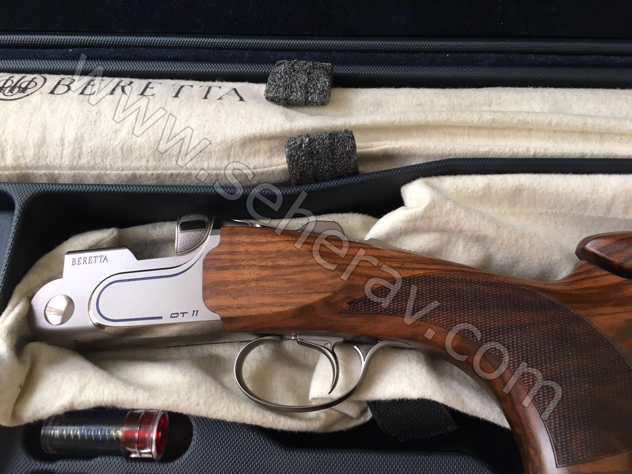 BERETTA DT11 SPORTİNG AYARLI KUNDAK 12 KALİBRE ATIŞ TÜFEĞİ