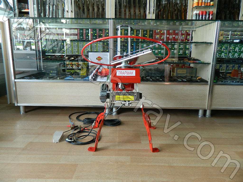 TRAPMAK TR 25 OTOMATİK 4 AYAKLI DÖNERLİ TRAP MAKİNESİ